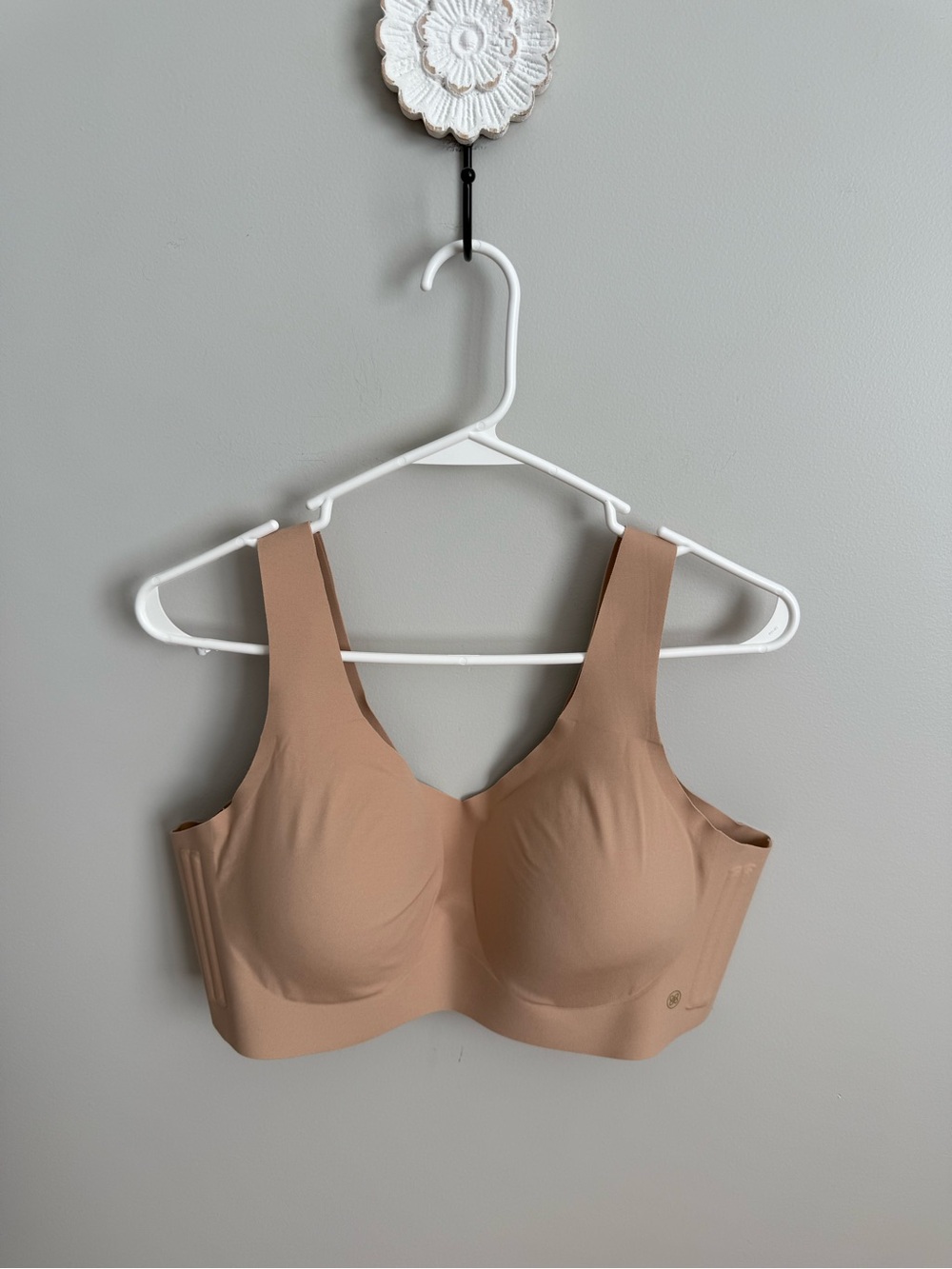 NWOT Honeylove 1X V-neck Bra Sand